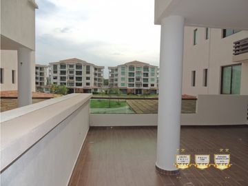 Venta de Apartamento de 99+29 terraza mts.2 Costa Sur PH Costamare