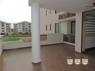 Venta de Apartamento de 99+29 terraza mts.2 Costa Sur PH Costamare