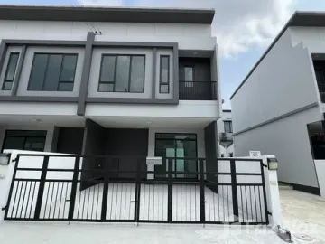4 Bedroom Townhouse for sale in Lat Sawai, Pathum Thani