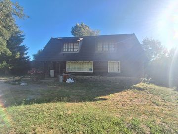 Cabaña Patagonica con GRAN LOTE Y UBICACION EN VLA