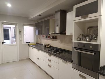 VENDO CASA EN LA BARRACA