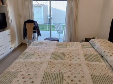 VENDO CASA EN LA BARRACA