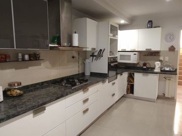 VENDO CASA EN LA BARRACA