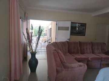 VENDO CASA EN LA BARRACA