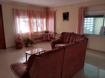 VENDO CASA EN LA BARRACA