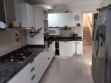 VENDO CASA EN LA BARRACA
