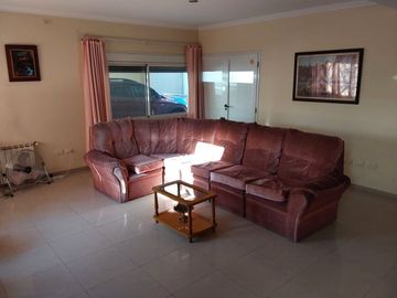VENDO CASA EN LA BARRACA