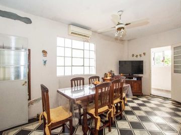CASA 4 AMBIENTES C/ PATIO - APTA PARA INDUSTRIA