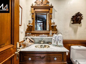 Casa en Venta en Santa Maria de Manquehue/ Camino Agua del Palo