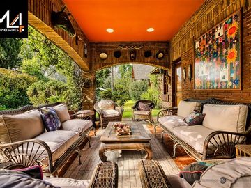 Casa en Venta en Santa Maria de Manquehue/ Camino Agua del Palo
