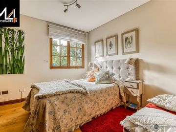 Casa en Venta en Santa Maria de Manquehue/ Camino Agua del Palo