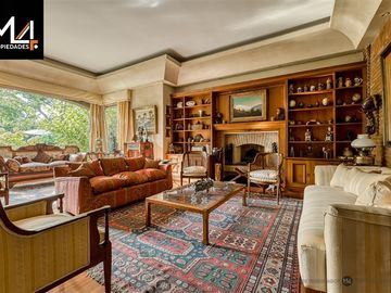 Casa en Venta en Santa Maria de Manquehue/ Camino Agua del Palo
