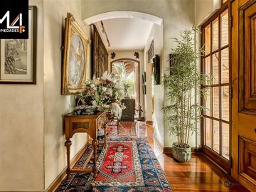 Casa en Venta en Santa Maria de Manquehue/ Camino Agua del Palo