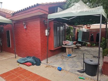 Casa en Venta en Papa Ceferino con Papa San Lino / Se vende Casa 3 Dormitorios 2 Baños con Estacionamiento