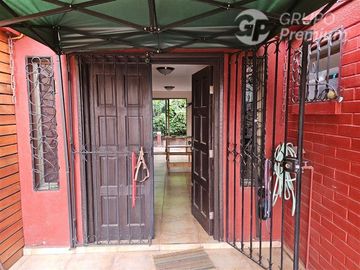 Casa en Venta en Papa Ceferino con Papa San Lino / Se vende Casa 3 Dormitorios 2 Baños con Estacionamiento