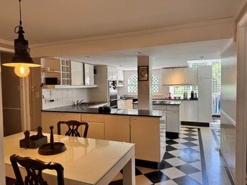CASA VENTA 7 AMB ACASSUSO S.I Bº PARQUE AGUIRRE