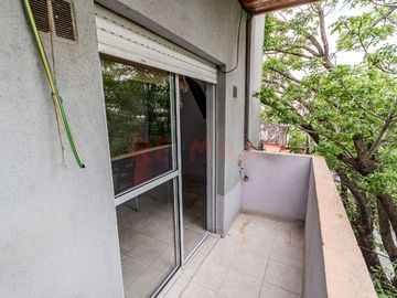 VENTA PH 2 AMBIENTES AL FRENTE C/BALCON CASEROS