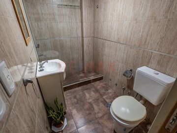 VENTA PH 2 AMBIENTES AL FRENTE C/BALCON CASEROS