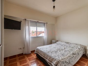 VENTA PH 2 AMBIENTES AL FRENTE C/BALCON CASEROS
