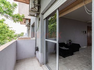 VENTA PH 2 AMBIENTES AL FRENTE C/BALCON CASEROS
