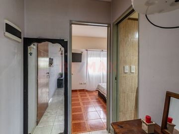 VENTA PH 2 AMBIENTES AL FRENTE C/BALCON CASEROS