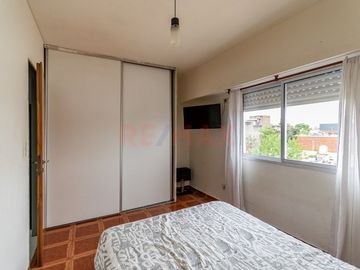 VENTA PH 2 AMBIENTES AL FRENTE C/BALCON CASEROS
