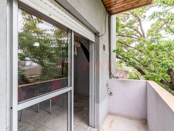 VENTA PH 2 AMBIENTES AL FRENTE C/BALCON CASEROS
