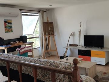 Se vende Ampliay hermosa casa en Villa Macul 5D+4B