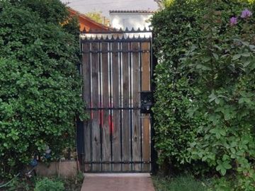 Se vende Ampliay hermosa casa en Villa Macul 5D+4B