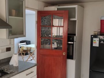 Se vende Ampliay hermosa casa en Villa Macul 5D+4B