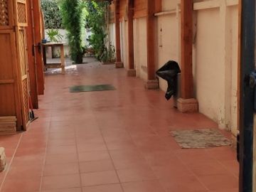 Se vende Ampliay hermosa casa en Villa Macul 5D+4B