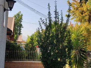 Se vende Ampliay hermosa casa en Villa Macul 5D+4B