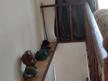 Se vende Ampliay hermosa casa en Villa Macul 5D+4B