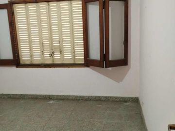 CASA 3 AMBIENTES EN VENTA EN ISIDRO CASANOVA