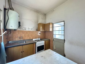 VENTA CASA 3 AMB +DOS LOCALES-GARAJE -PARQUE