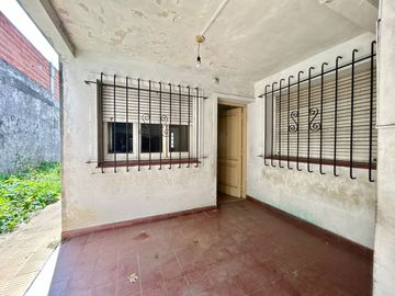 VENTA CASA 3 AMB +DOS LOCALES-GARAJE -PARQUE