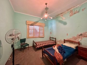 VENTA CASA 3 AMB +DOS LOCALES-GARAJE -PARQUE