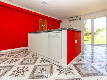 VENTA HERMOSA CASA EN BARRIO PAGO CHICO