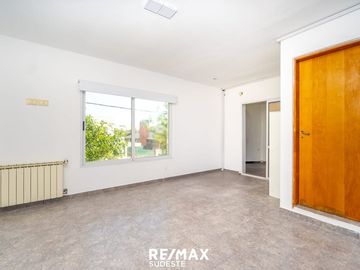 VENTA HERMOSA CASA EN BARRIO PAGO CHICO