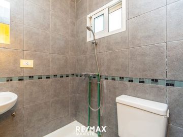 VENTA HERMOSA CASA EN BARRIO PAGO CHICO