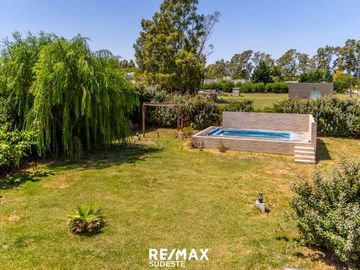 VENTA HERMOSA CASA EN BARRIO PAGO CHICO