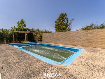 VENTA HERMOSA CASA EN BARRIO PAGO CHICO
