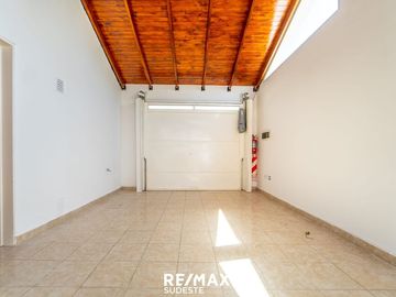 VENTA HERMOSA CASA EN BARRIO PAGO CHICO