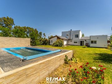 VENTA HERMOSA CASA EN BARRIO PAGO CHICO