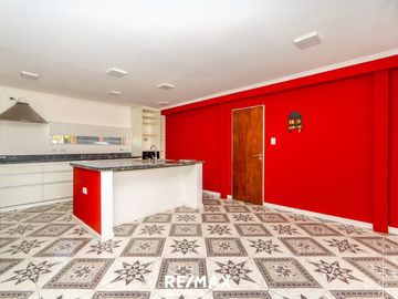 VENTA HERMOSA CASA EN BARRIO PAGO CHICO