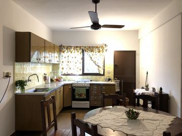 EXCELENTE CASA MULTI FAMILIAR  - MUY BUENA ZONA - BOULOGNE-  son 3 ph en un lote