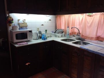 EXCELENTE CHALET 4 DORMITORIOS MAS DEPENDENCIA EN LA PARADA 35 DE LA MANSA -PUNTA DEL ESTE