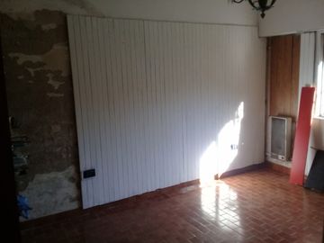 OPORTUNIDAD Se vende Ph en planta baja con local en Boulogne