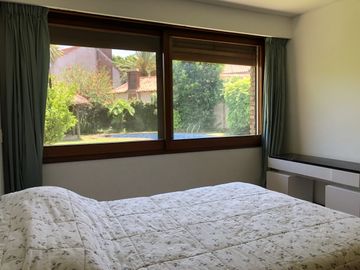 EXCELENTE CASA 5 AMBIENTES CON JARDIN QUINCHO PILETA -SAN ISIDRO