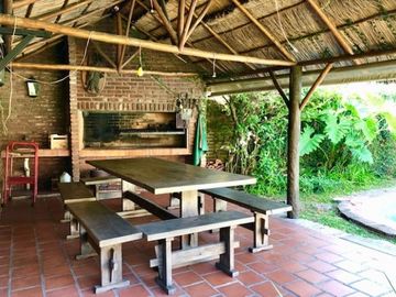 EXCELENTE CASA 5 AMBIENTES CON JARDIN QUINCHO PILETA -SAN ISIDRO